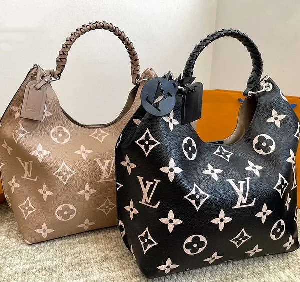 Louis new arrival tote bag size: 34 * 28 cm