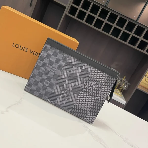 Louis Toiletry Pouch bag size: 26*20cm