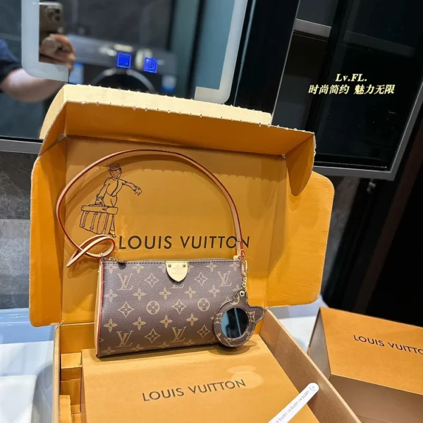 Louis Ss24 new arrival bag size: 21*13cm