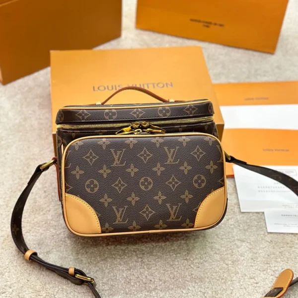 Louis vintage new arrival bag size :24cm