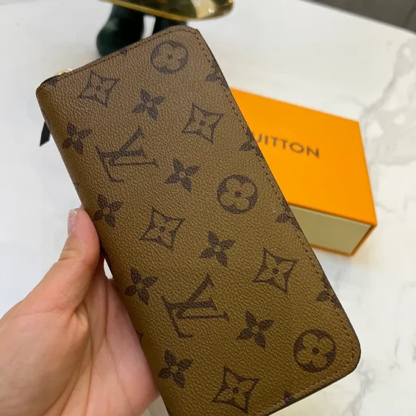 Louis new arrival Monogram Reverse wallet size : 20*9*2cm