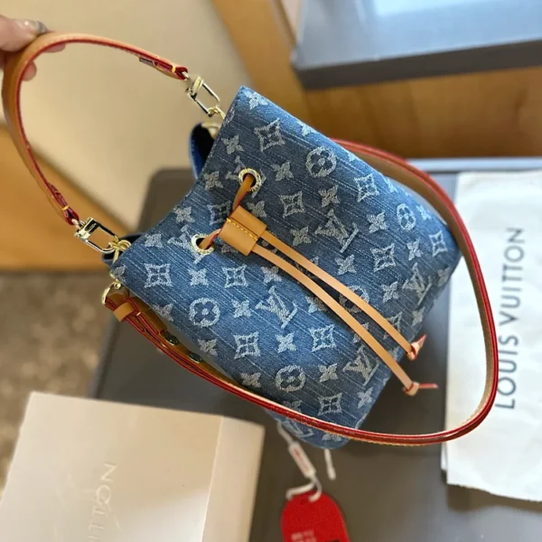 Louis new arrival NEONOE M44022 bag size: 20 cm