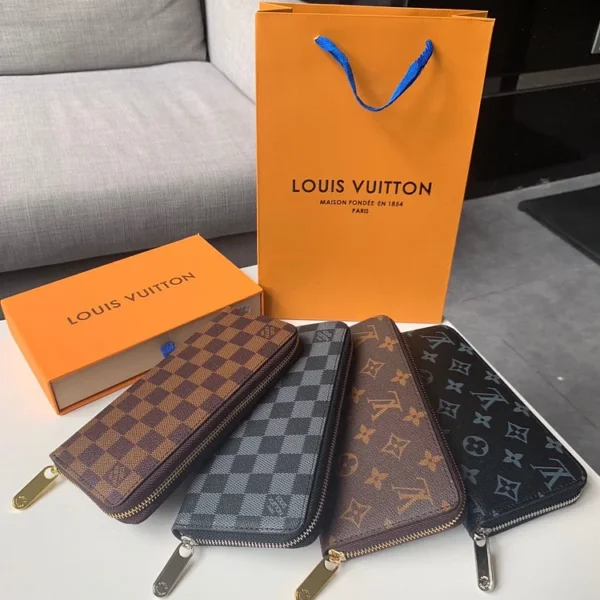 LOUIS new arrival men’s wallet size: 19×10×1.5cm