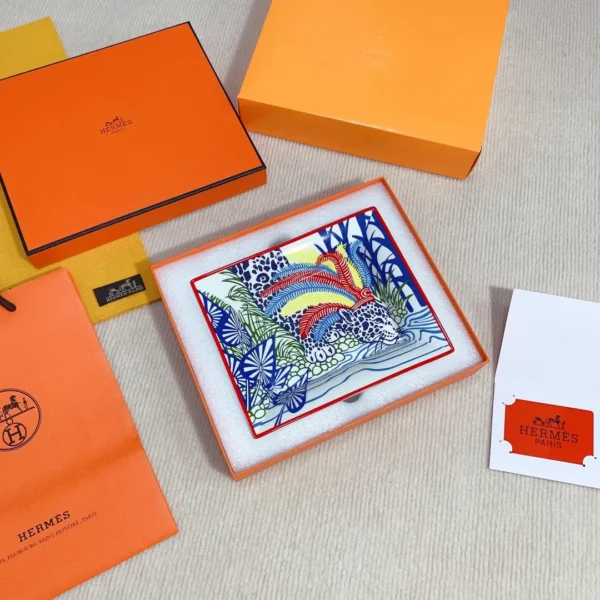 HERMES Монетница Delux с изображением тигра