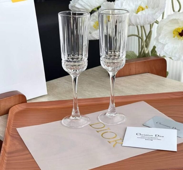 Пара фужеров