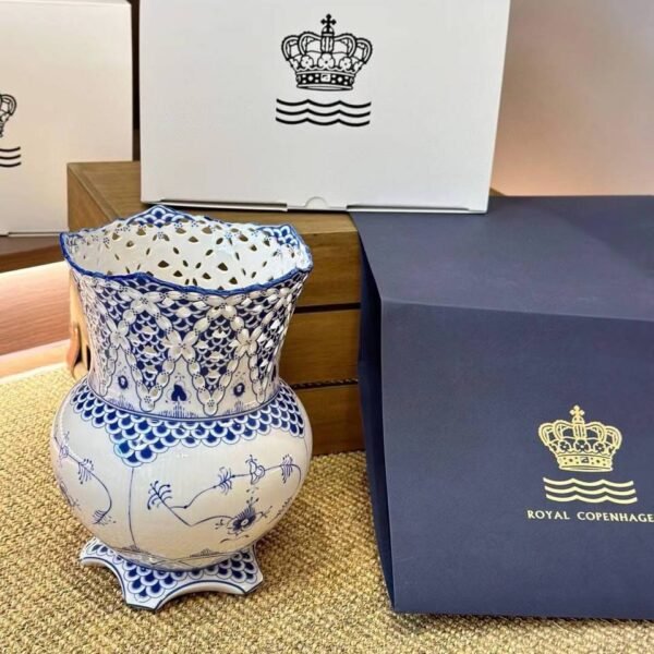 Ваза :ROYAL