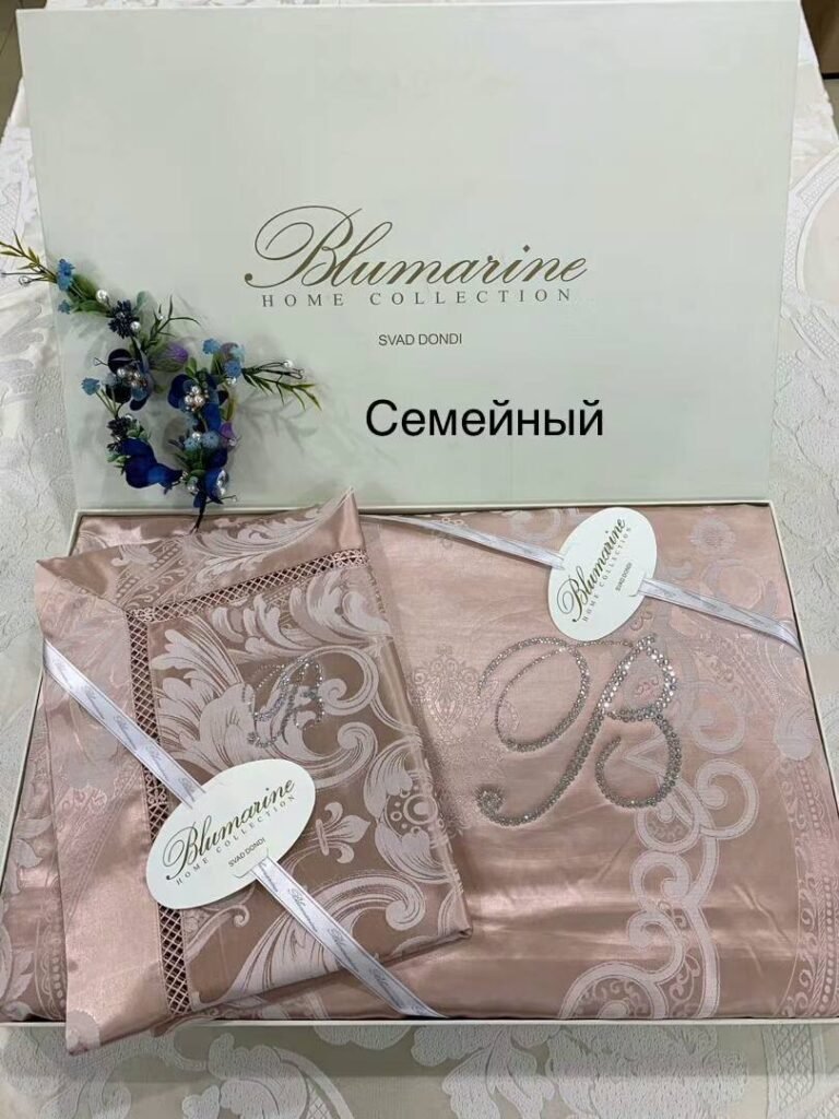 Комплект постельного белья семейный